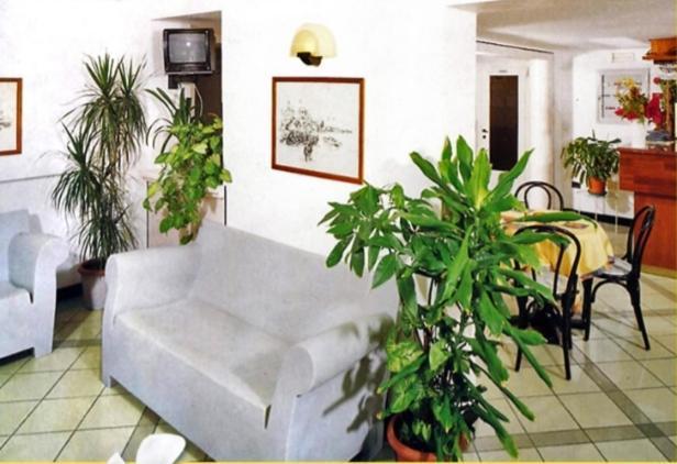 B&B Villa Rocchi Римини Екстериор снимка